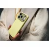 Decoded Silicone Back Cover hoesje met MagSafe voor Apple iPhone 17 Pro - Yuma Yellow 10